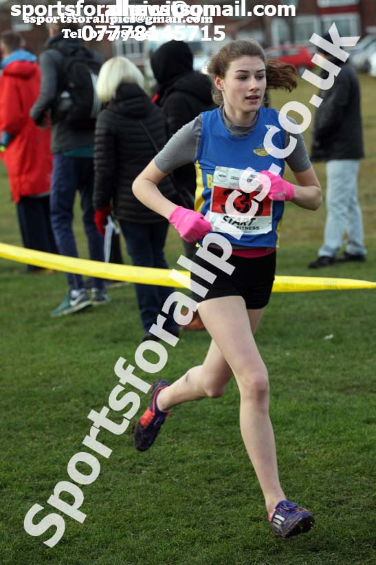 Girls under-15 North Eastern Cross Country, Redcar. Photo:  David T. Hewitson/Sports for All Pics